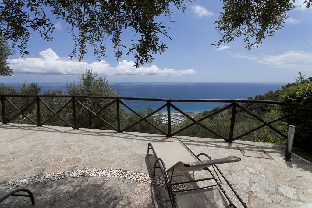 Villa Degli Ulivi B&B Finale Ligure Eksteriør billede