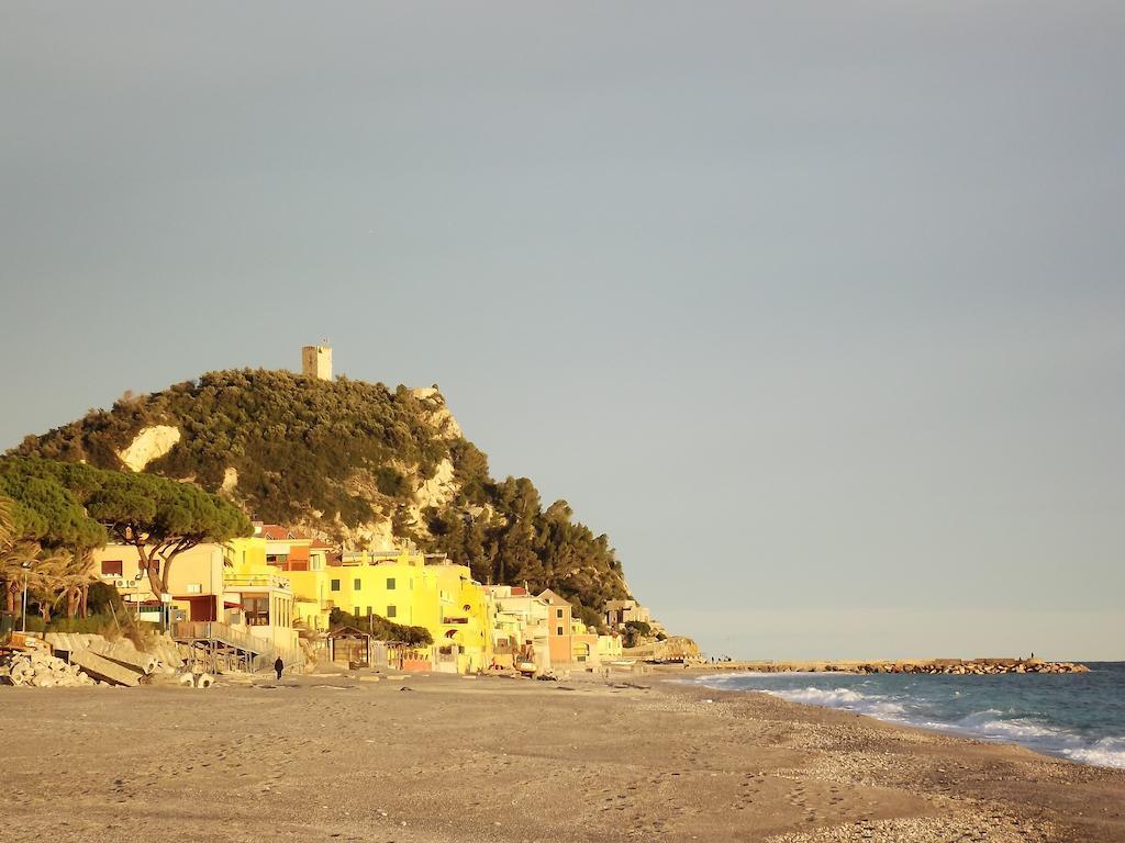 Villa Degli Ulivi B&B Finale Ligure Eksteriør billede
