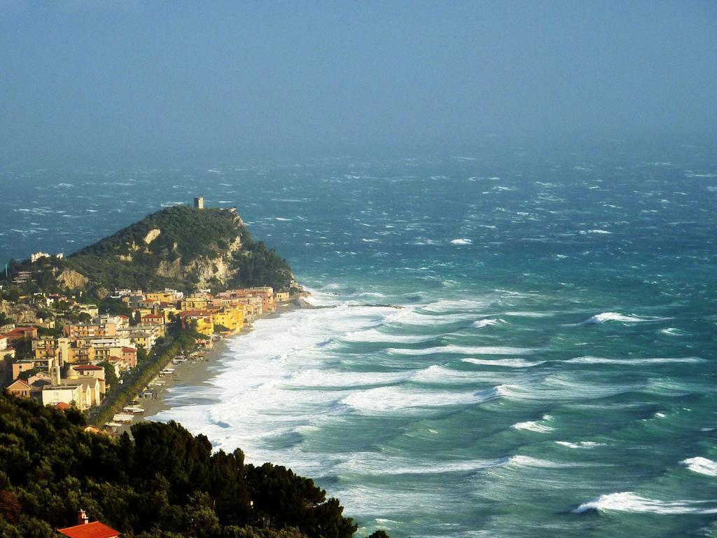 Villa Degli Ulivi B&B Finale Ligure Eksteriør billede