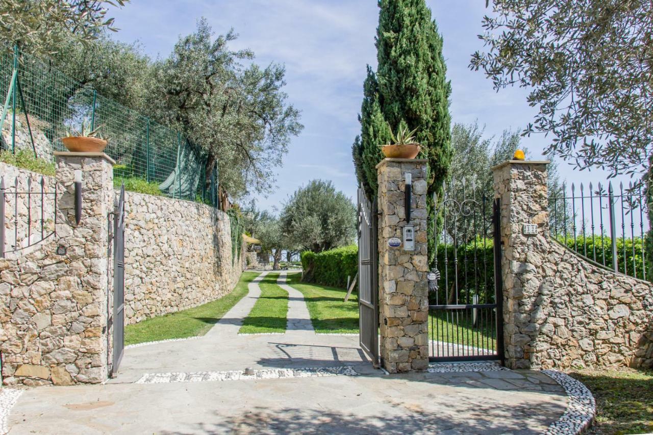 Villa Degli Ulivi B&B Finale Ligure Eksteriør billede