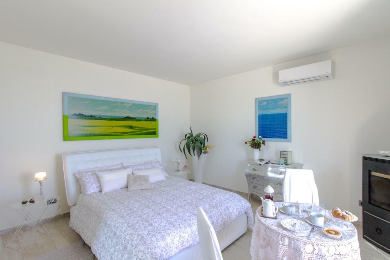 Villa Degli Ulivi B&B Finale Ligure Eksteriør billede