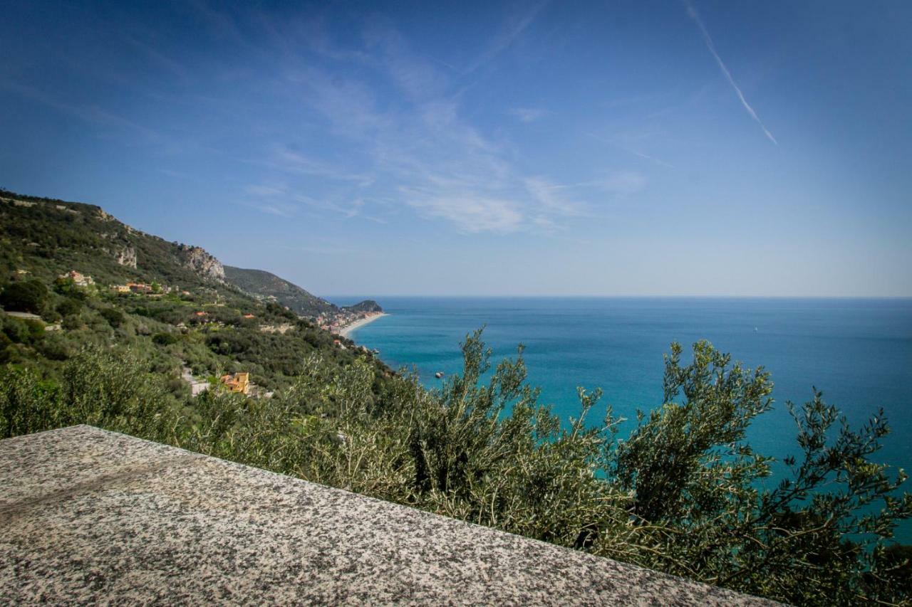 Villa Degli Ulivi B&B Finale Ligure Eksteriør billede