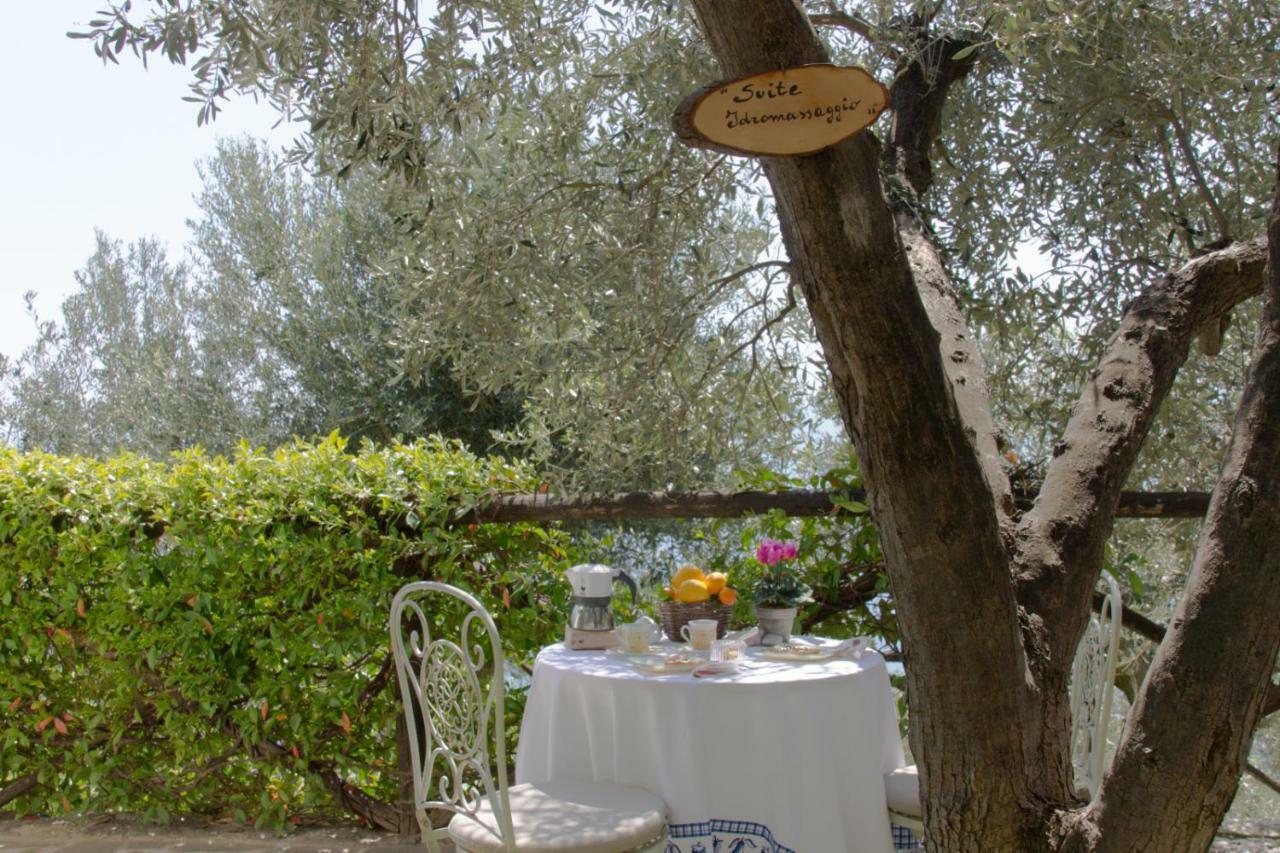 Villa Degli Ulivi B&B Finale Ligure Eksteriør billede